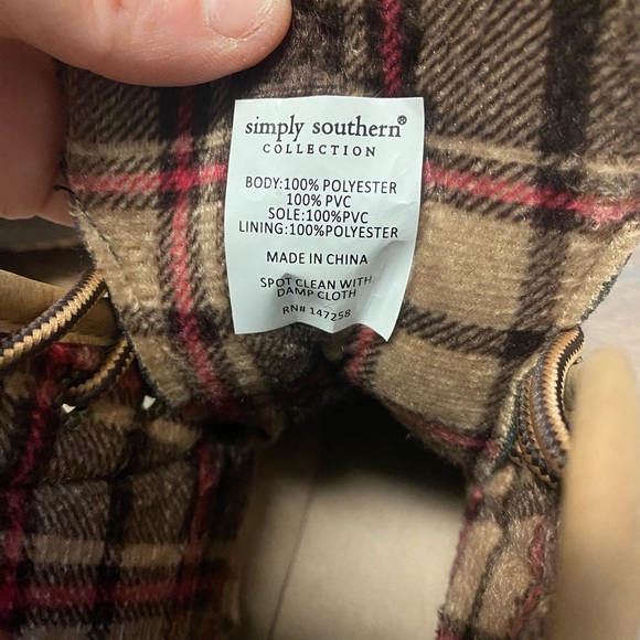 Simply Southern Quilted Heather Grey faux fur Size 8 - Picture 5 of 5